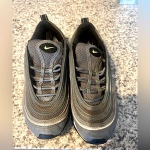 Grey Air Max 95. Great condition. Size 4.5Y